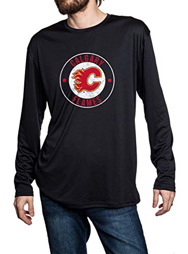 Calgary Flames Loose fit long sleeve rashguard in lack. Distressed logo in middle of the chest.