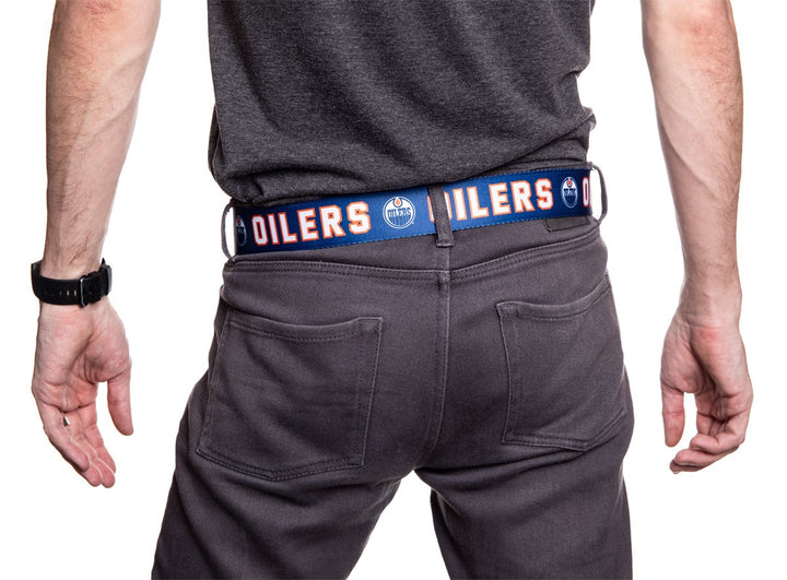 NHL Mens Woven Adjustable Team Logo Belt- Edmonton Oilers - Man in belt backside